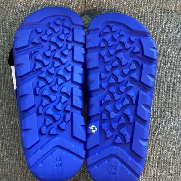 Birkenstock Kid's Mogami Birko-Flor Sandal in CMO Blue, size EU 34 - Picture 6 of 10